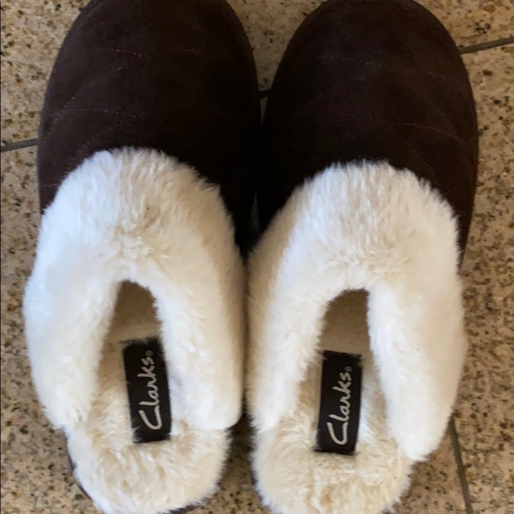 Sold Women’s Clark slippers